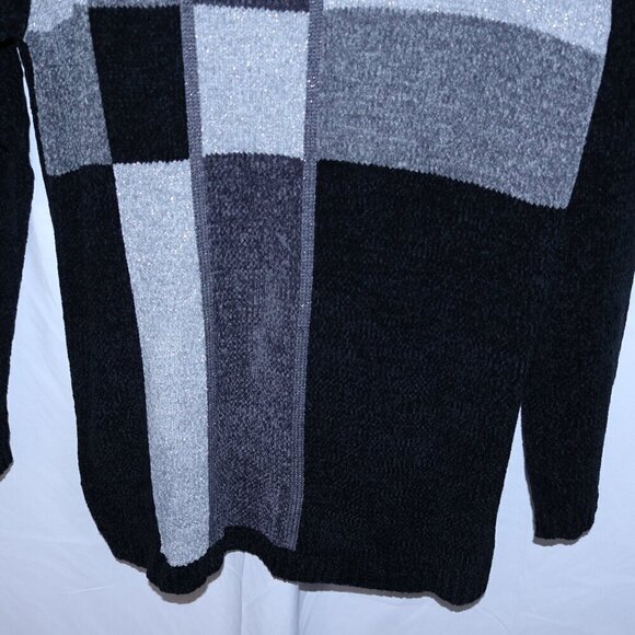 Carolina Colors Black Silver Gray Sweater Size Medium Acrylic - Picture 10 of 16